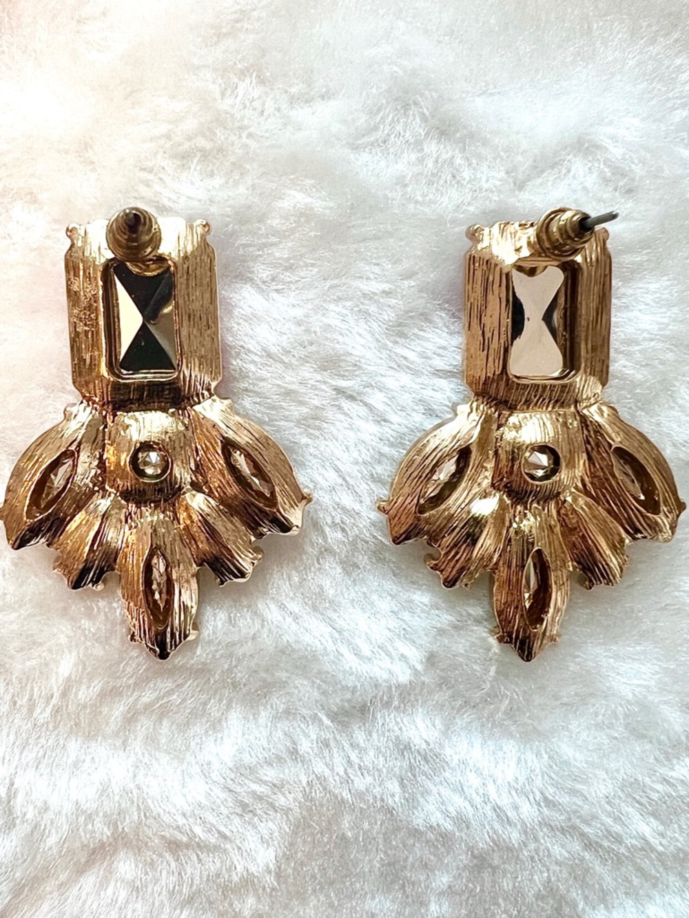 GORGEOUS Statement Pink/Fuchsia Crystal Earrings - Rhinestones/Gold-Tone Metal - Picture 3 of 3